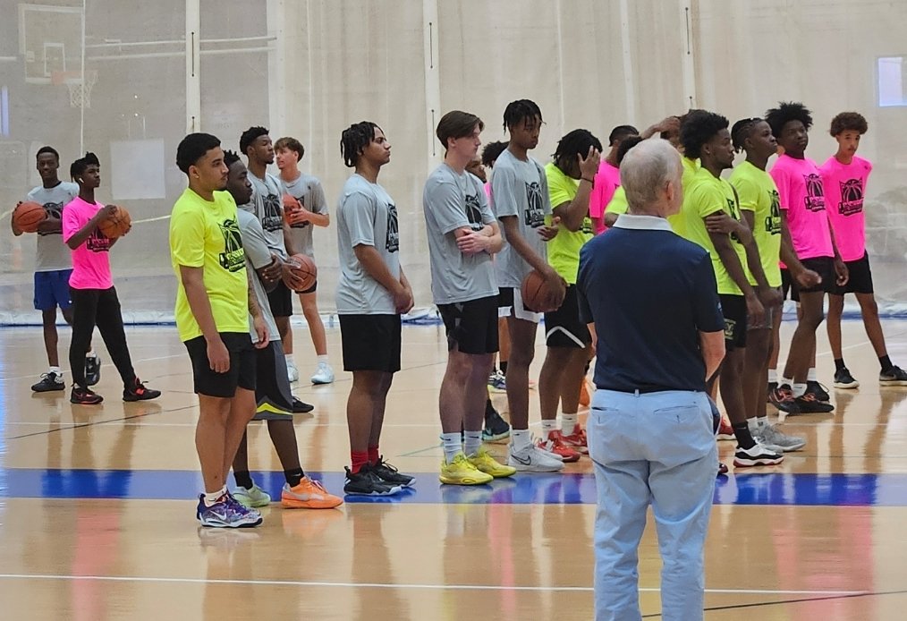 natehowell2007's tweet image. Respect is earned not given 
Locked and loaded
#itsthelittlethingsthatseparateyou
#icchangeshowcase
@DrewEbanks
@iancle1 
@Iambiggie503 
@DetSportsWorld 
@alfonso_cano214 
@CoachCovBC 
@UOrangemen 
@CoachLanden
@CoachElkin 
@CoachGossett13 
@CoachHollenbeck 
@Coach__Strick