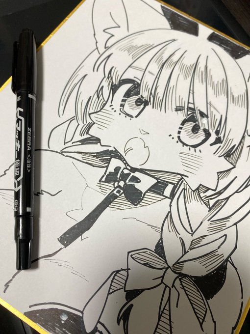 コミケ用の色紙です 台買ったからましになりました
金色のペンどっか行ったので買ってきたら完成させます 