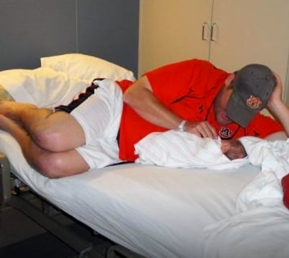 leeeahhhhh's tweet image. Happy Father’s Day, Trey. Even tho you left this world too soon, I know you’re watching down on your kids with pride and love. Please know that we’re all here, helping them keep your memory and grow into beautiful humans, like you. I love you❤️@tke240 #ForTrey