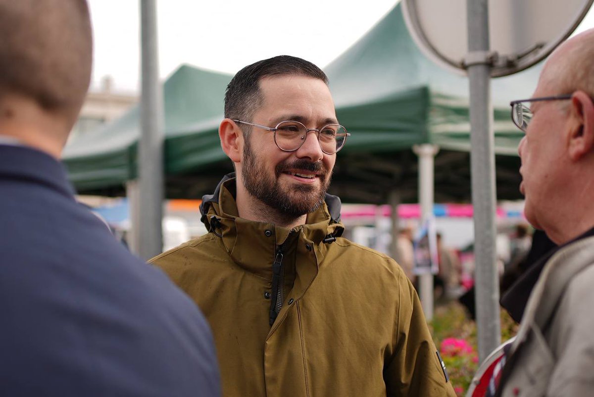 GuiraudInd's tweet image. Candidature déposée ! 

Je suis le candidat du Nouveau Front Populaire dans la 8e circonscription du Nord (Roubaix, Wattrelos). Un immense espoir se lève face à l’extrême-droite. Nous sommes sur le terrain depuis Lundi. Mais ou sont mes adversaires LREM et RN ?