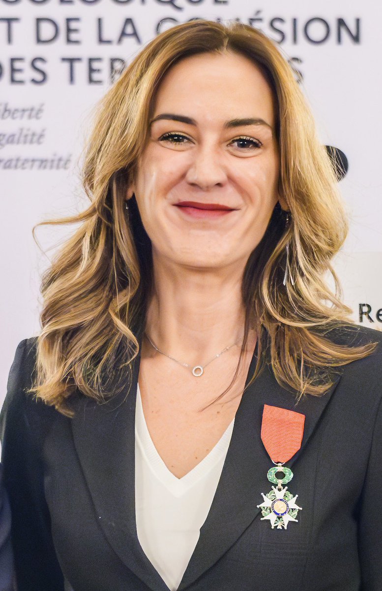 Je souhaite partager la responsabilité de ces honneurs pour mon engagement avec toutes celles et ceux qui continueront d’œuvrer à la réussite d’un vivre ensemble dans le respect de la diversité et du vivant. 💕 Merci 🙏