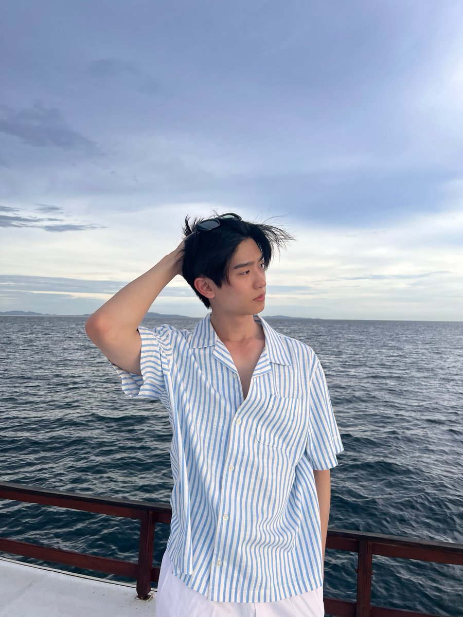 tthomastc's tweet photo. sea &amp; sunset #tthomastc https://t.co/vGpmTHMeij
