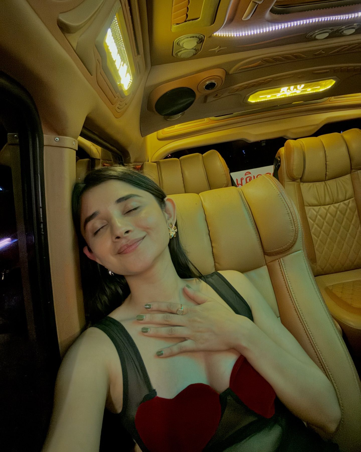 GQMeiNebkAAlu0f?format=jpg&name=large