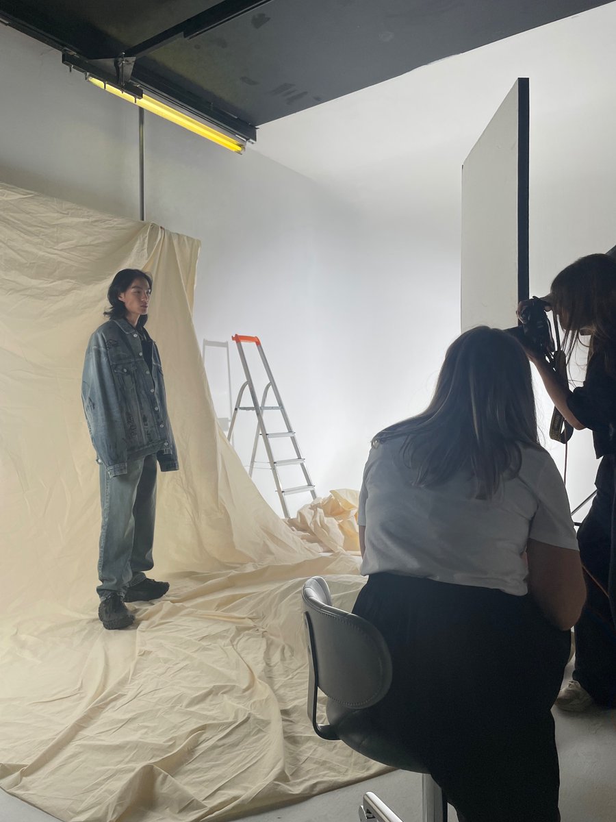 VlsjeejslV tweet media