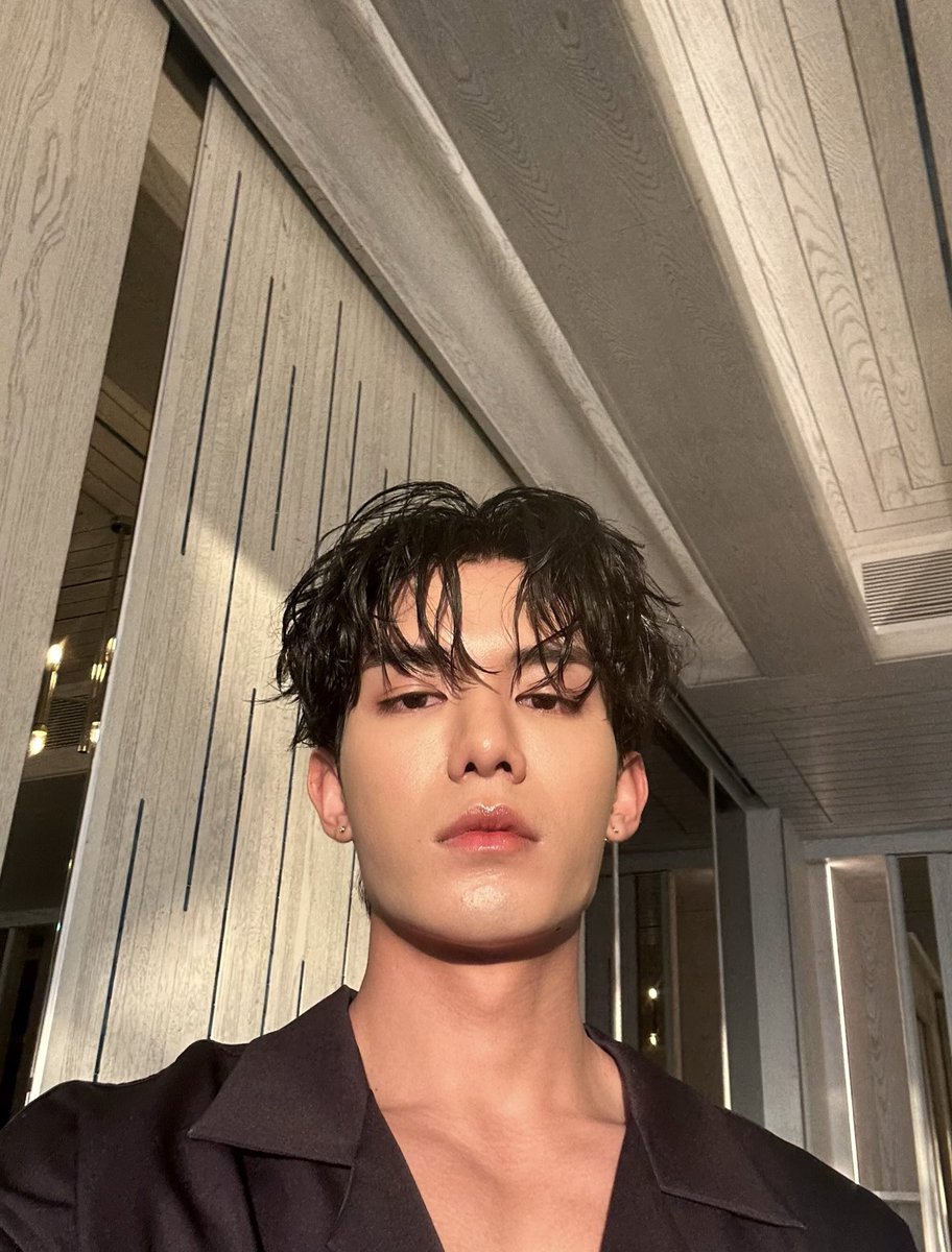 netsiraphop's tweet image. Just need you and some sunsets 🖤 #netsiraphop