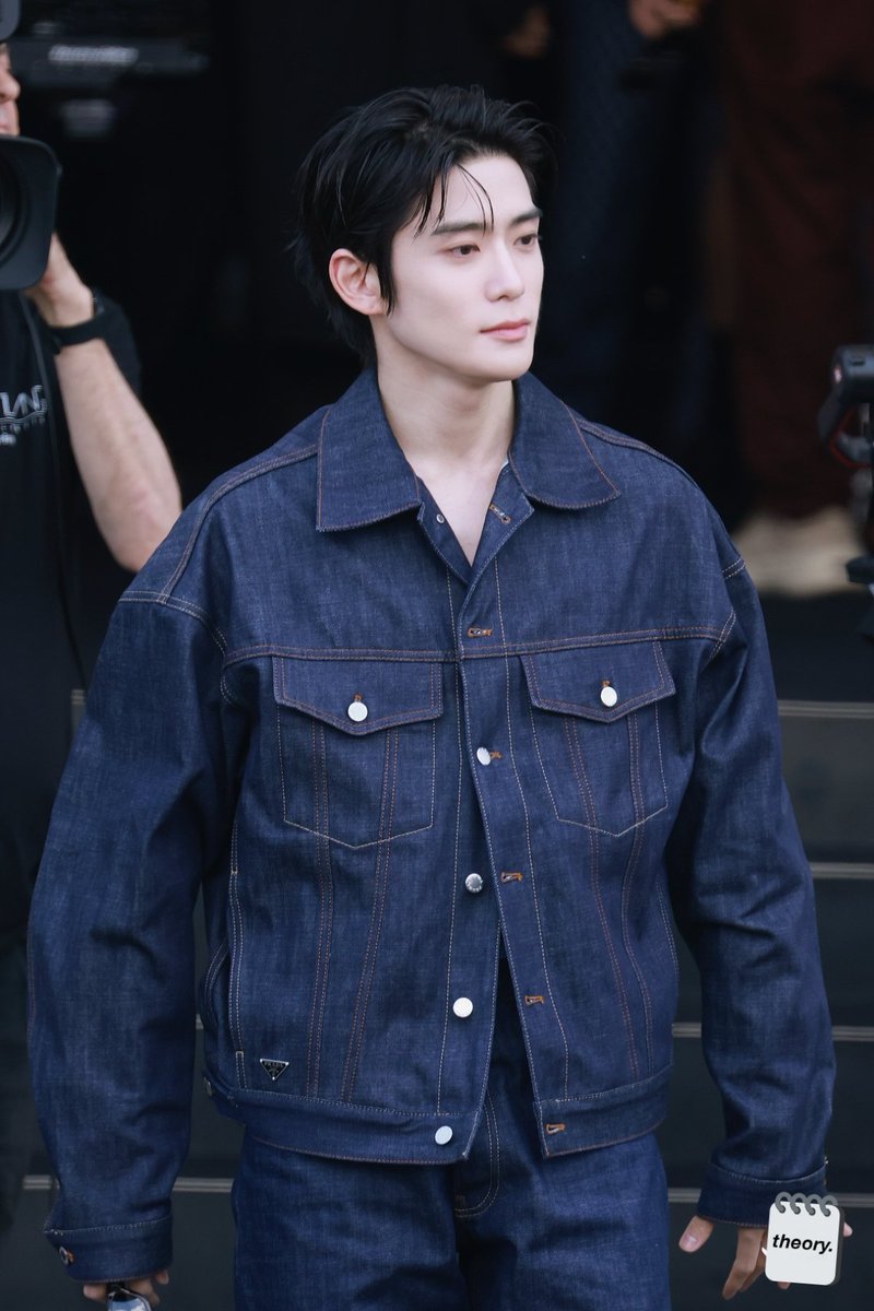 240616

#재현 #JAEHYUN
#PRADA #PradaxJAEHYUN
#PradaSS25 #PradaSS25xJaehyun