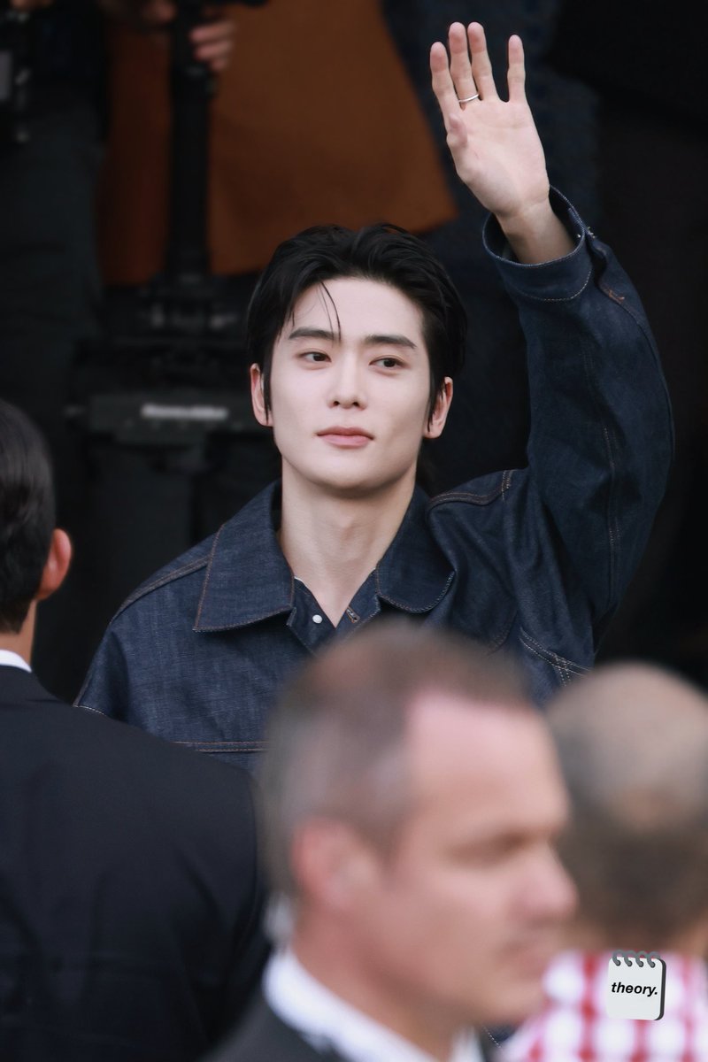 jh_theory's tweet image. 240616

#재현 #JAEHYUN
#PRADA #PradaxJAEHYUN
#PradaSS25 #PradaSS25xJaehyun