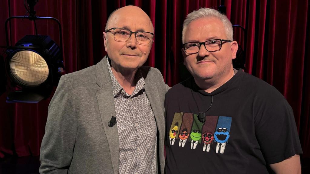 conunpack's tweet photo. Está noche en @canalsur #UnaDeCine con Manuel Bellido entrevista a @JJMontero CCO y Cofundador de #ConUnPack https://t.co/roEpdR40XY https://t.co/qjrSgvdtiG