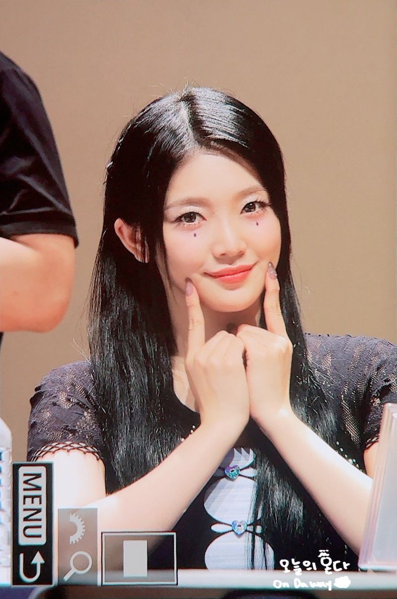 000518com's tweet photo. 240616 프리뷰

#에버글로우 #EVERGLOW #온다  #ONDA #조세림 https://t.co/x3G4PxYcim