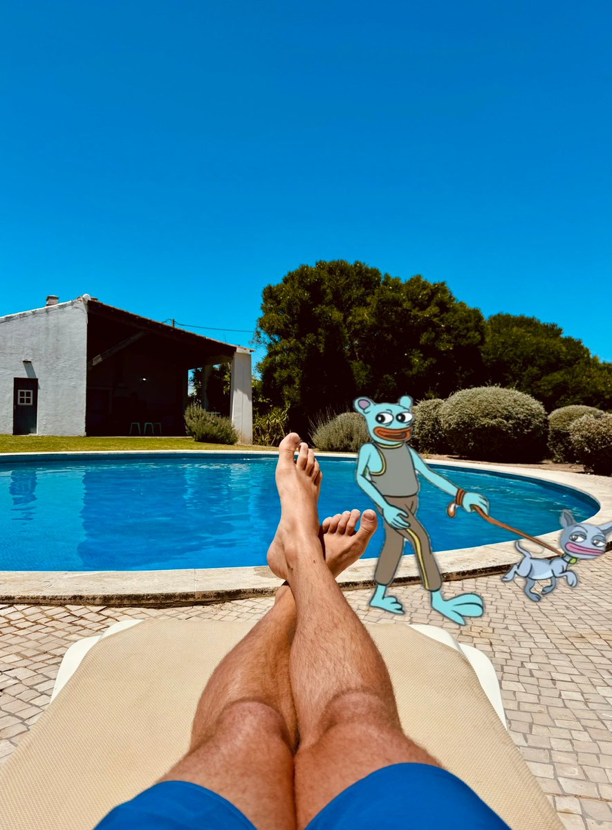 Bolt_on_base's tweet photo. Happy Father's Day to $Brett, our owner!

$BOLT is out here enjoying the day, looking forward to a solid Monday Pump on @base!! https://t.co/Vcl4xTtByV