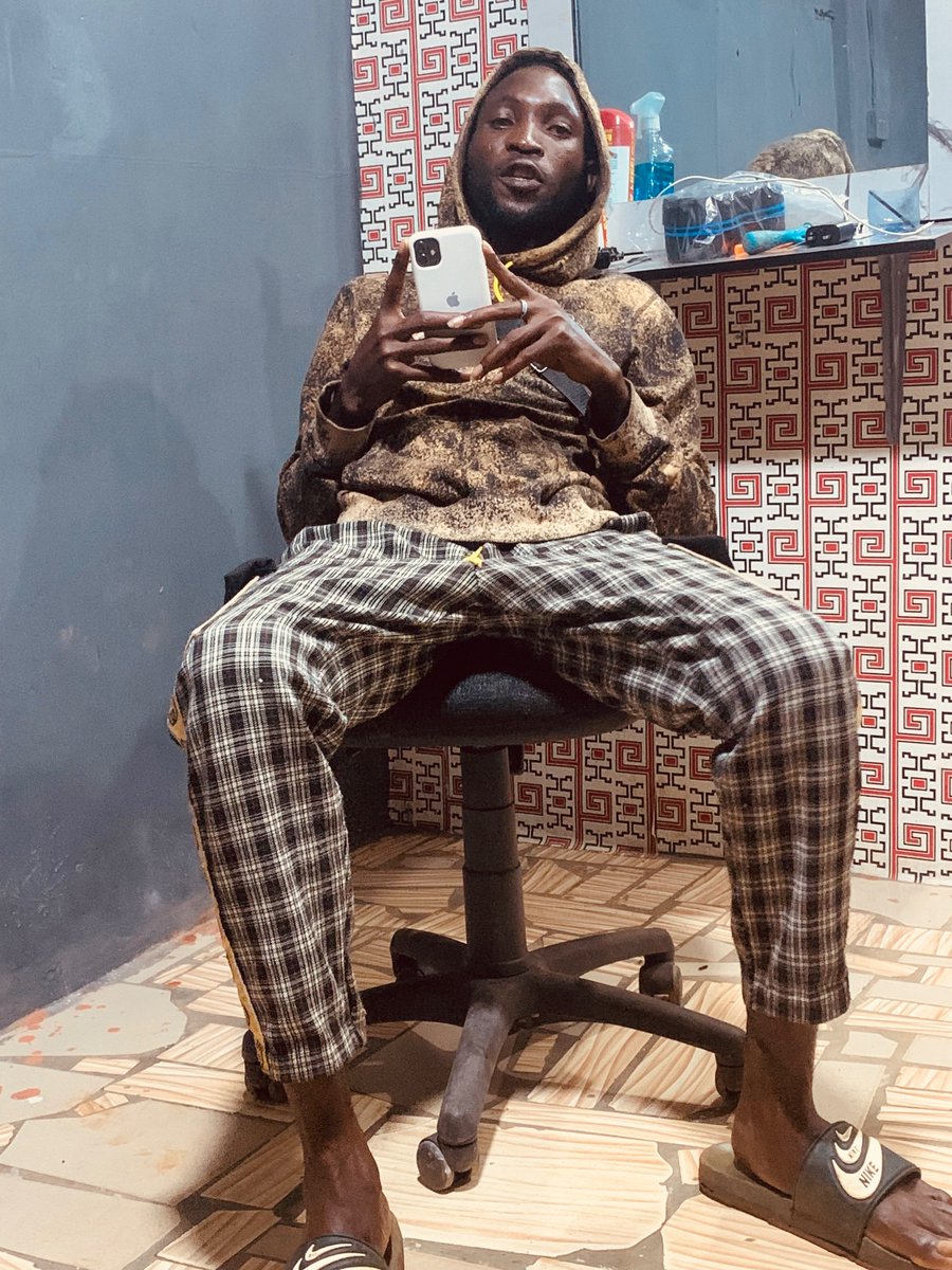 Eminiboludo's tweet photo. I’m not everyone’s favorite but cheers 🥂 to those who appreciate me🩵🌺

I’m grateful for another year of Life.
Big 32🎂 Activated ✔️ https://t.co/ItgfSf2t6B