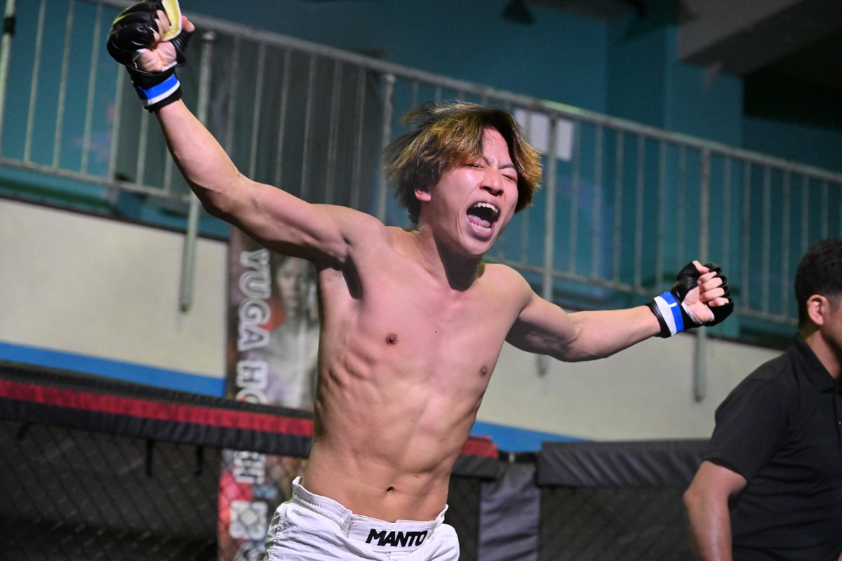 KrossoverF's tweet photo. 6.16『KROSS×OVER-CAGE.3-』&『LEVEI-G PRO』
#KROSS×OVER-CAGE.3-　 #GENSPORTSPALACE
#LEVEIG　@KrossoverF　#KROSSOVER

第16試合 KROSS×OVER PRO-MMA FLYWEIGHT(-56.7kg)FIGHT 5分2R 
×#野沢零羽(ONE ROUND/KROSS×OVER NEW GENERATION CUP MMAバンタム級トーナメント2021優勝)　
〇#柔龍(Battle King)
※　0’40”　一本　バックチョーク