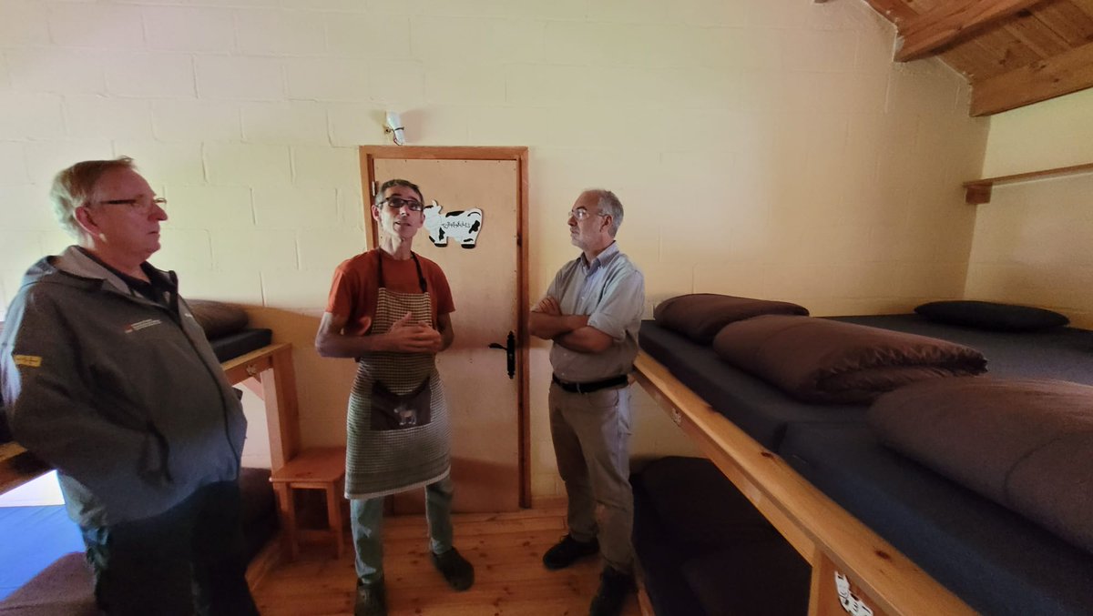 DiputacioGirona's tweet photo. 👏Celebrem els 2⃣5⃣ anys de la construcció del refugi Coma de Vaca al Parc Natural de les Capçaleres del #Ter i del #Freser.
⛰️De la Federació d'Entitats Excursionistes de Catalunya per a tots els excursionistes.
✅Amb la participació del diputat de la #DdGi Alfons Casamajó. https://t.co/fKaT0bRaar