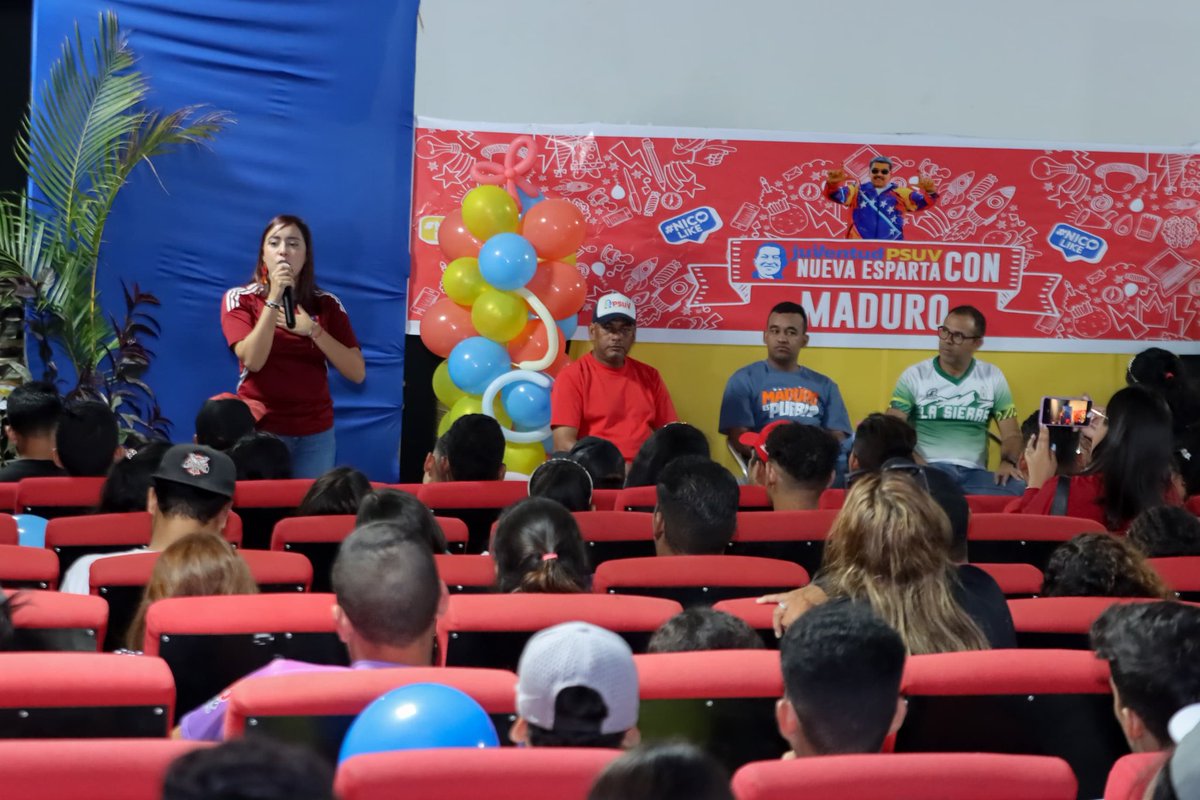 ¡Organización para la Victoria! ❤️🇻🇪

En un ambiente cargado de entusiasmo y compromiso, nos hemos reunido para llevar a cabo un importante chequeo de maquinaria del 1x10 de nuestra vanguardia juvenil.

¡La Juventud de #NuevaEsparta con <a href="/NicolasMaduro/">Nicolás Maduro</a>!

#NicoEsElQueFrao