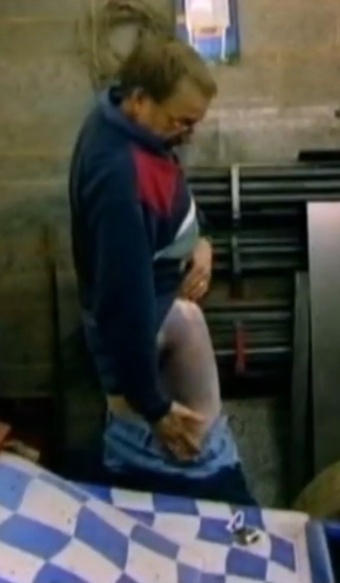 Gordon Ramsay fell off his bike…….. The real 73 Sir Rob Cowley says, hold my beer!! That’s not a bruise 😂😂
<a href="/BSCDAF1/">BSCDA - BriSCA F1</a> <a href="/ChrisCowley37/">Chris Cowley</a>