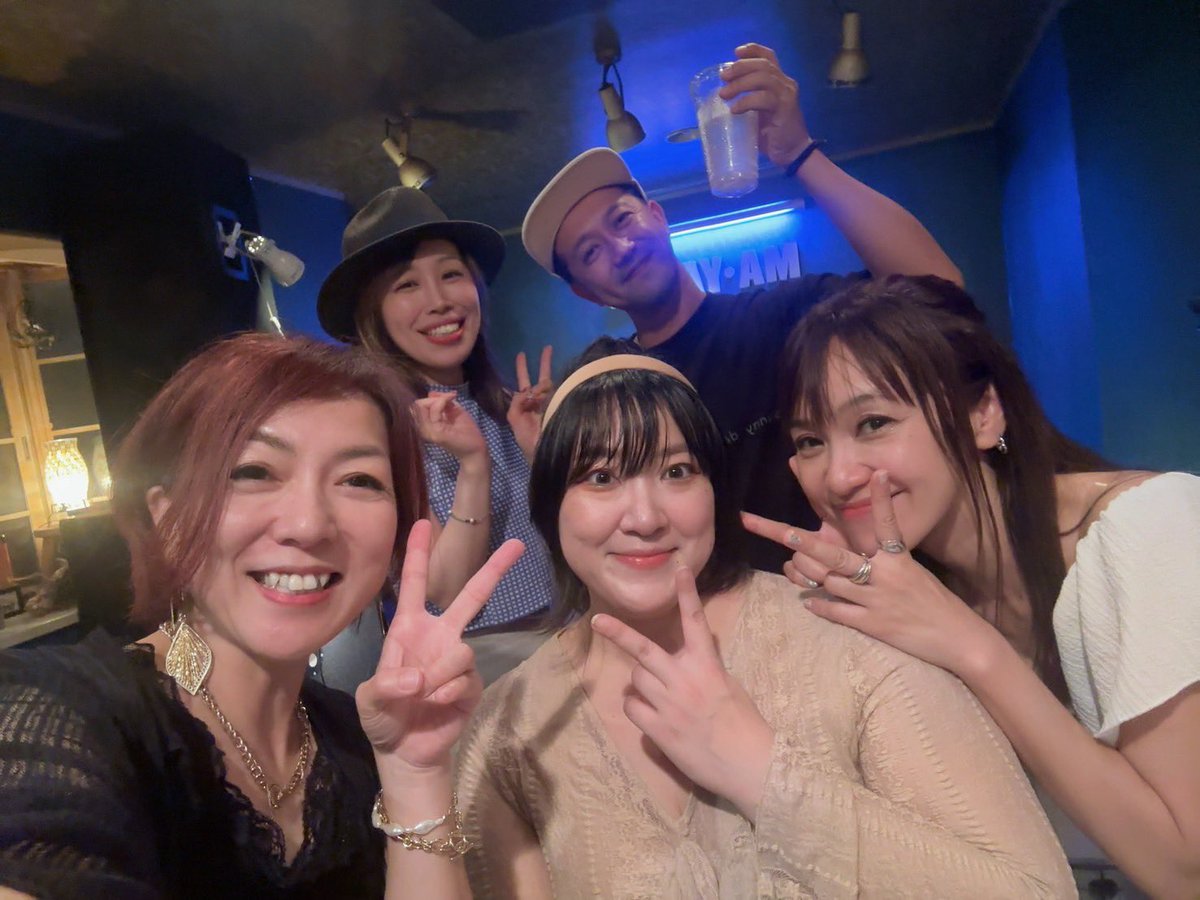 Rieko201's tweet photo. 『Connect〜奄×山×東×阪〜』
@奄美大島MA•YASCO
ご来場の皆様＆配信観てくださった方＆応援チケットご購入いただいた皆様ありがとうございました🙇‍♂️
人生初の主催でしたが素敵なアーティストの方々のおかげで無事成功しました✨
楽しんで頂けてたら嬉しいな♪
また奄美で出来るよう頑張ります！ https://t.co/1XbV7paiAK