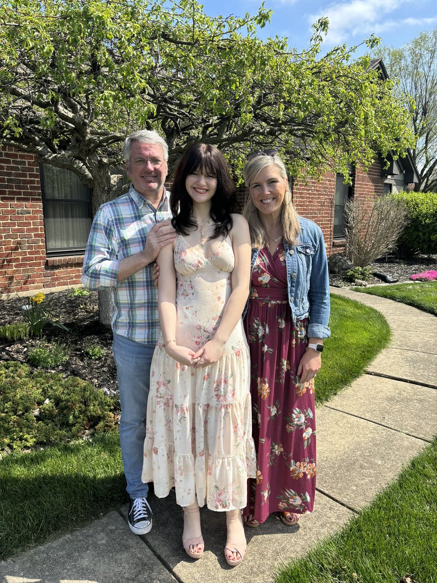 ErinDitzell's tweet photo. Happy Father’s Day @BradDitzell 
Thank you for being such an amazing provider. We love you! https://t.co/Tjq15JLu7H