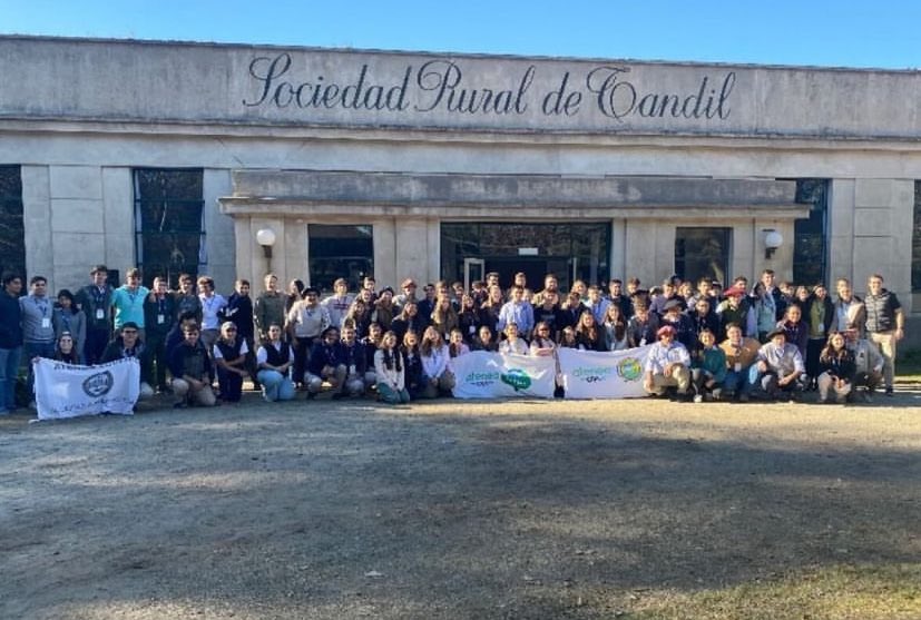 Continuamos con la segunda jornada del Congreso de Ateneos Carbap, en la S.R. Tandil .-