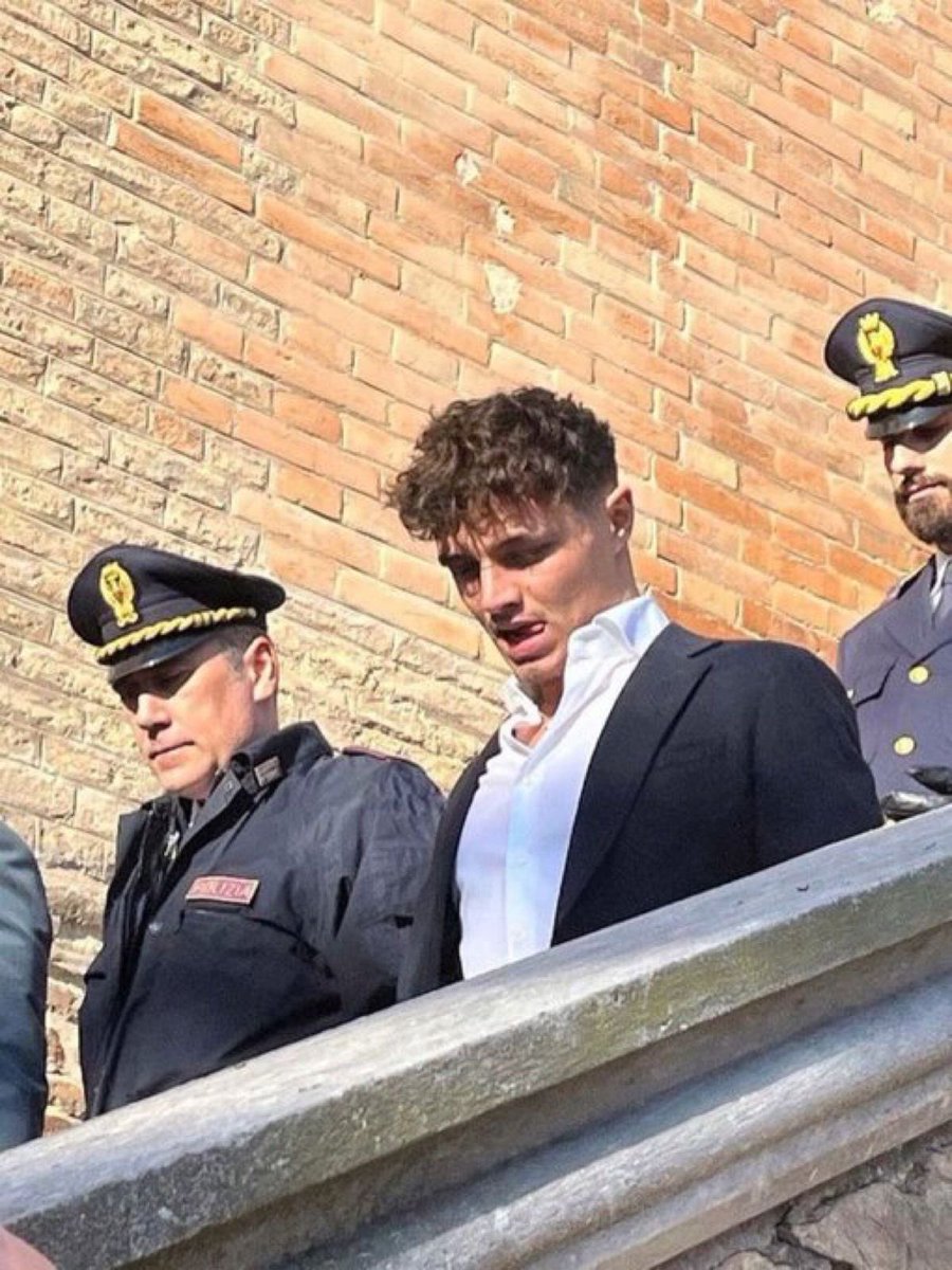 dont worry guys, i got you here's lando in a suit