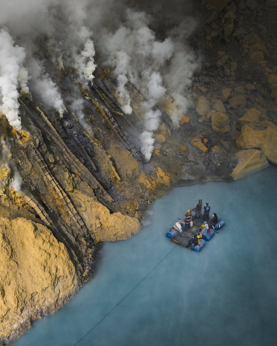 Gm! 

“Infernal Crossing” available on <a href="/SuperRare/">SuperRare</a> 🌋⛏️