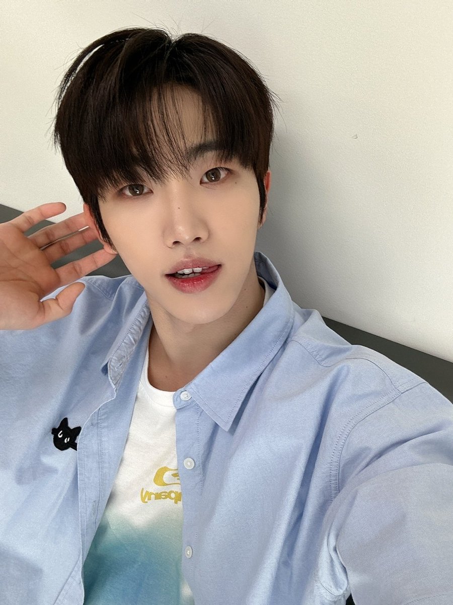 [DANN👑]

오늘의 단 충전🍭

#TheKingDom #더킹덤 #TKD 
#DANN #단