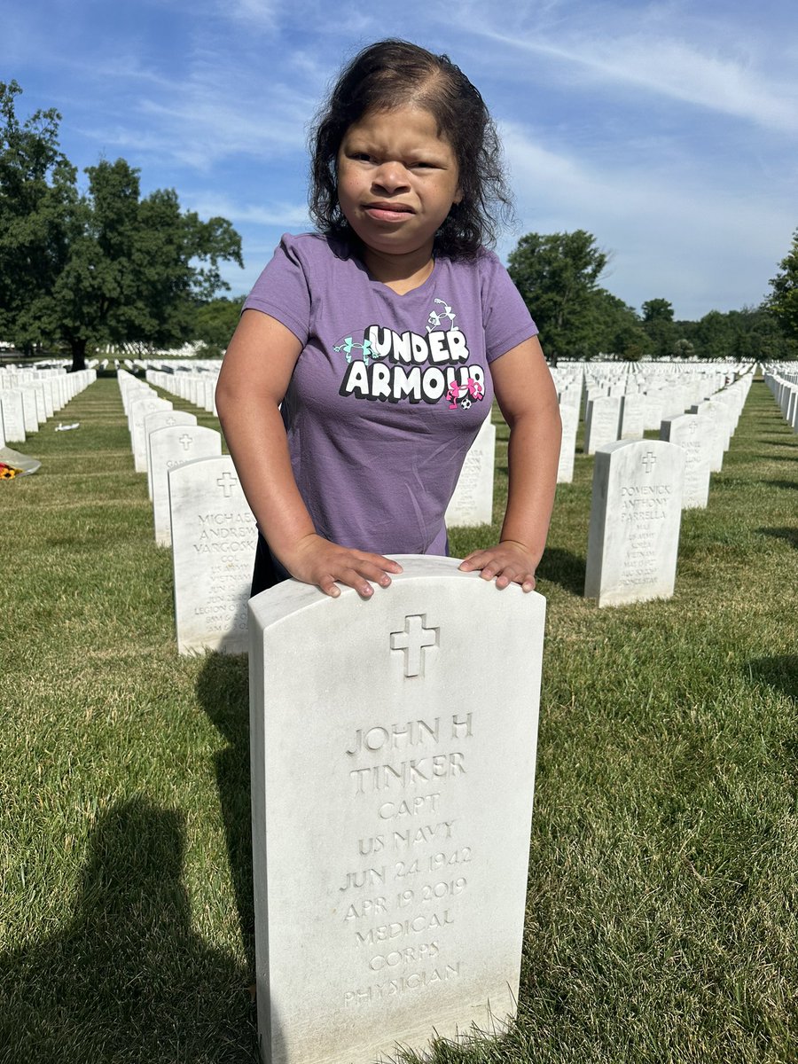 Happy Fathers Day daddy.  Keep living your best life 💜💜💜❤️❤️