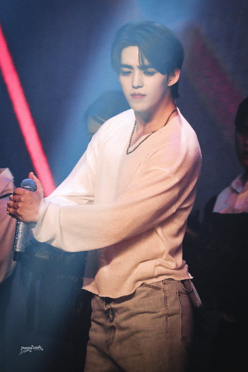 Stunning.COUPS tweet media