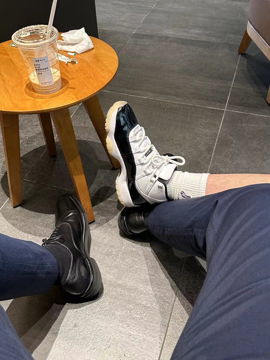 waitwaitwait009's tweet photo. 记录和大哥正装和运动混搭的第一次见面😊 https://t.co/W5WROJrlGM