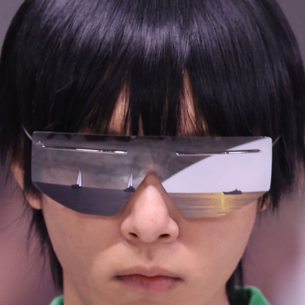 beyzanurapaydin's tweet image. These are simply amazing! Prada SS25 sunglasses come with built-in views!!!