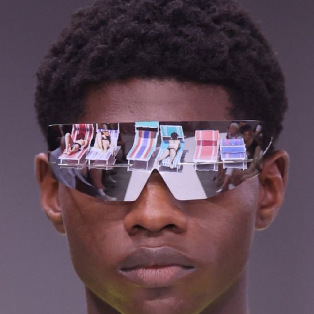 beyzanurapaydin's tweet image. These are simply amazing! Prada SS25 sunglasses come with built-in views!!!