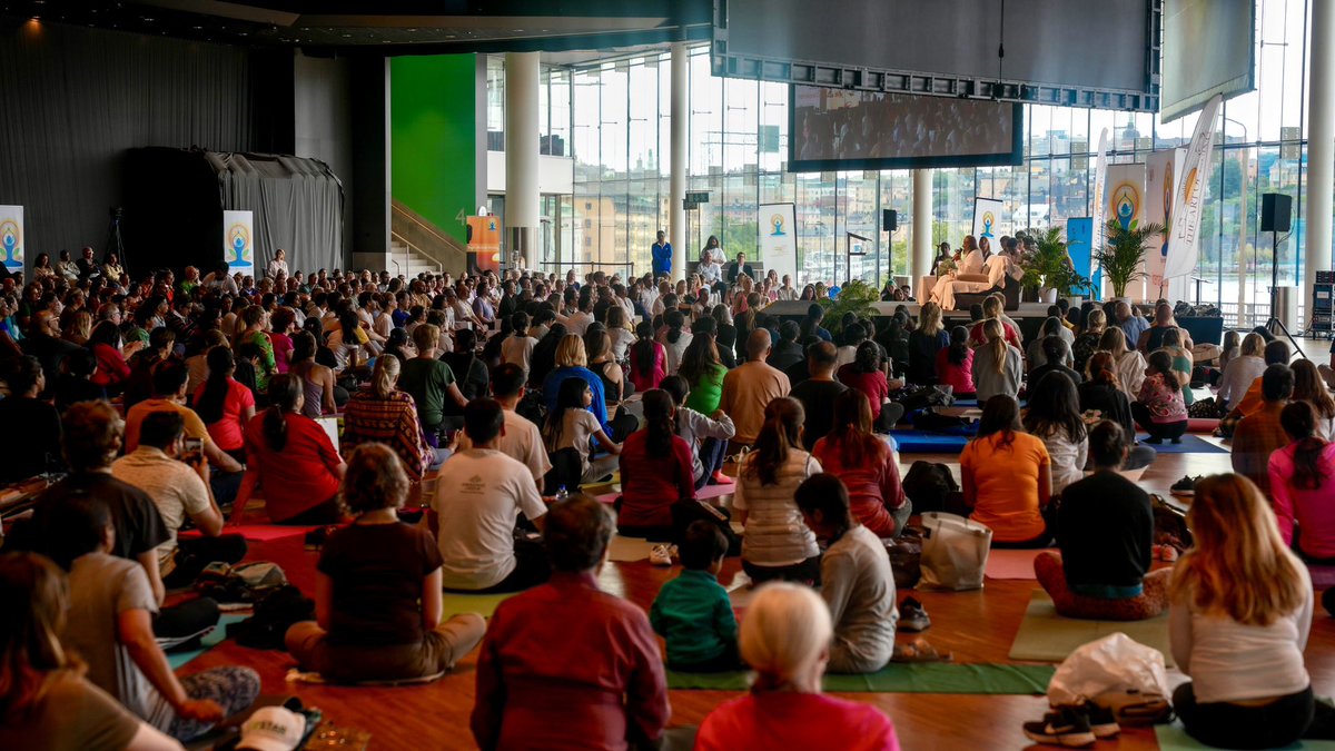 IndiainSweden's tweet photo. Celebrating Yoga Day w Gurudev

Gurudev Sri Sri Ravi Shankar guided a memorable special session in Stockholm

Diplomats from 25 nations joined around 800 participants in marking the 10th UN International Day of Yoga 🧘🏻‍♂️ 

@SriSri 

#YogaDay #IDY2024
#YogaForSelfAndSociety https://t.co/fn804Saxzx