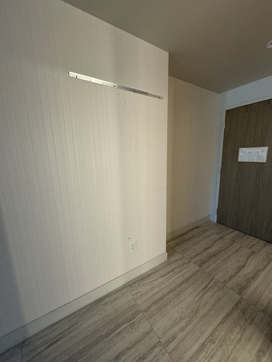 VeronicaFJ's tweet photo. @HiltonHotels arrived late to the Resorts Conrad Hilton in Vegas last Friday when our flight was delayed, only to find out they did not have the room we reserved with a king bed. We were offered an “upgrade “. There was pealing wall paper and a missing mirror. Upgrade?🤷🏽‍♀️ https://t.co/nMUrv76RwW