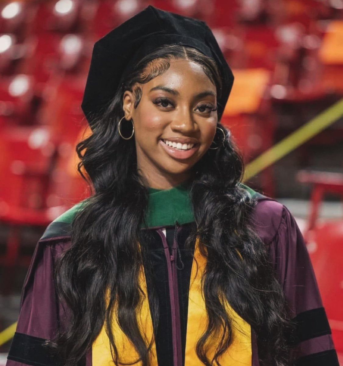 BREAKING: A Chicago teen by the name of Dorothy Jean Tillman just became youngest person to earn doctoral degree at the age of 17.

- She took her first college course at age 10.

- By age 14, Dorothy Jean Tillman had obtained an associate's, bachelor's and master's degree.
