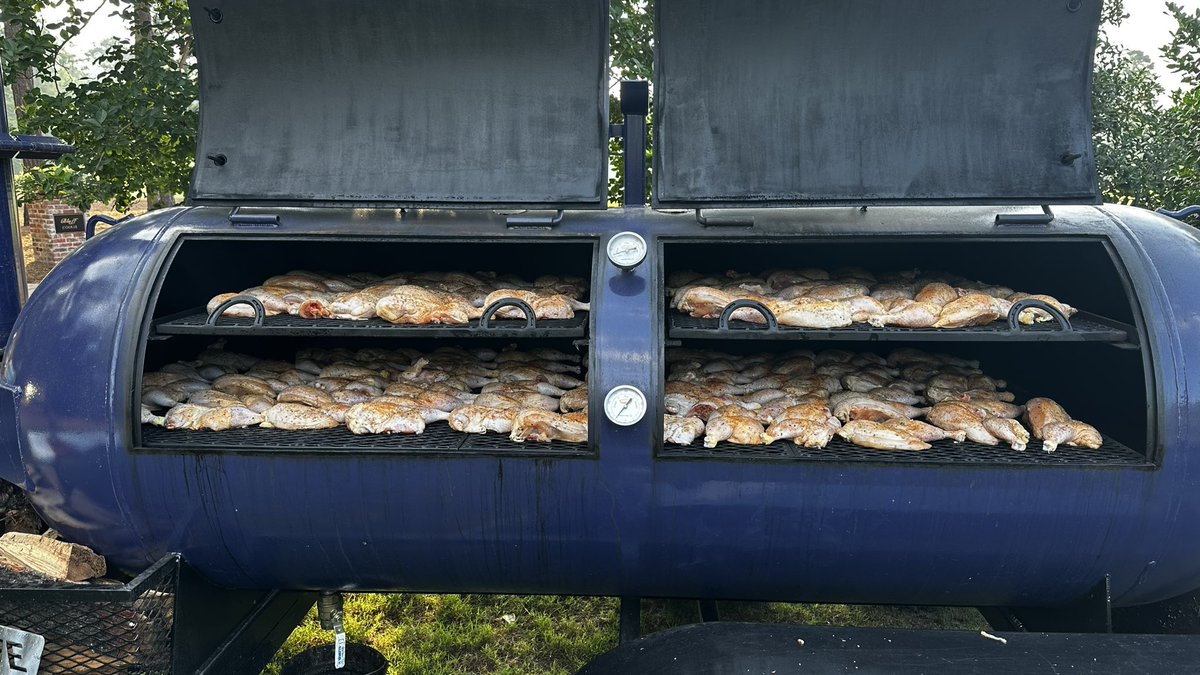 Whole lot of chickens here <a href="/champions_ret/">Champions Retreat</a>! #fathersday #bbq