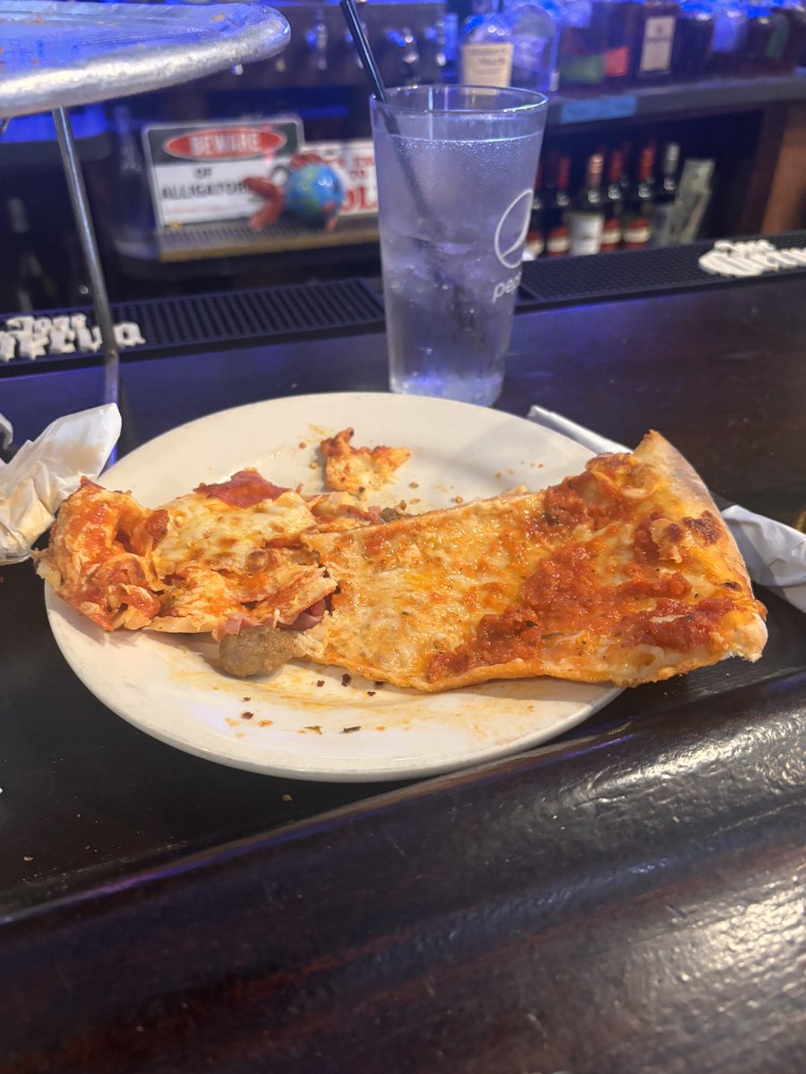 miaedmans's tweet photo. not in the mood for cheese. #nakedpizza https://t.co/B6JATmMCjj