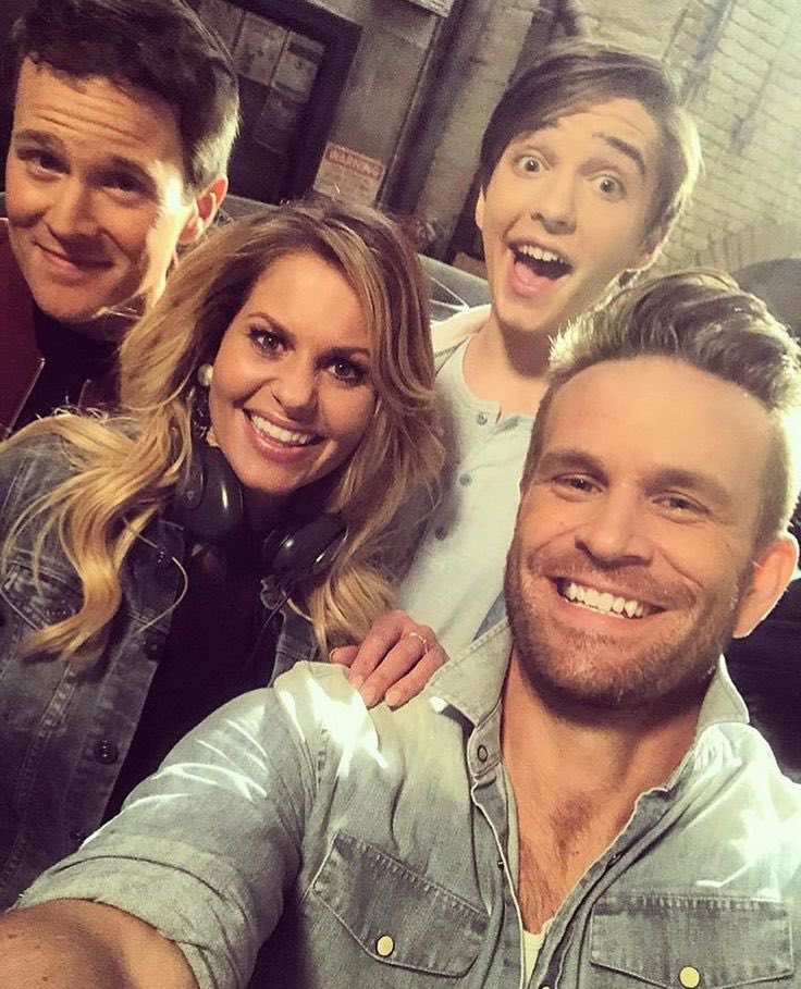 MrsDeejHale's tweet image. Happy Father’s Day to my husband @ExpertOfFood we are so lucky to have you in our lives!!! You are an amazing husband and Papa and we love you endlessly!!!