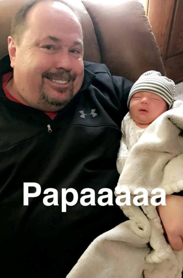 MrsDeejHale's tweet image. Happy Father’s Day to my husband @ExpertOfFood we are so lucky to have you in our lives!!! You are an amazing husband and Papa and we love you endlessly!!!