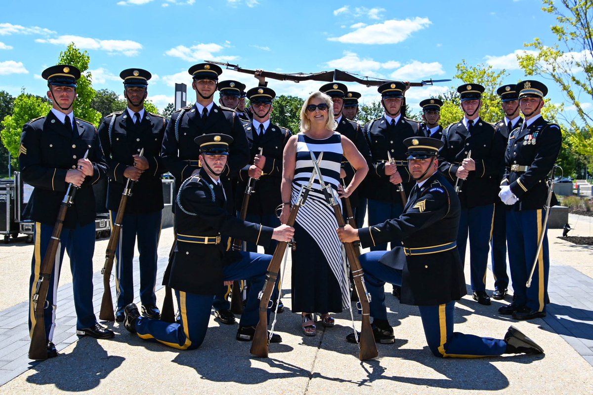 SecArmy's tweet image. What a tremendous week celebrating the @USArmy’s 249th Birthday! The @USArmy honored our long history and hailed the endless possibilities of service within our great Army! Thanks to all who came out to celebrate with us! #BeAllYouCanBe #ArmyBday