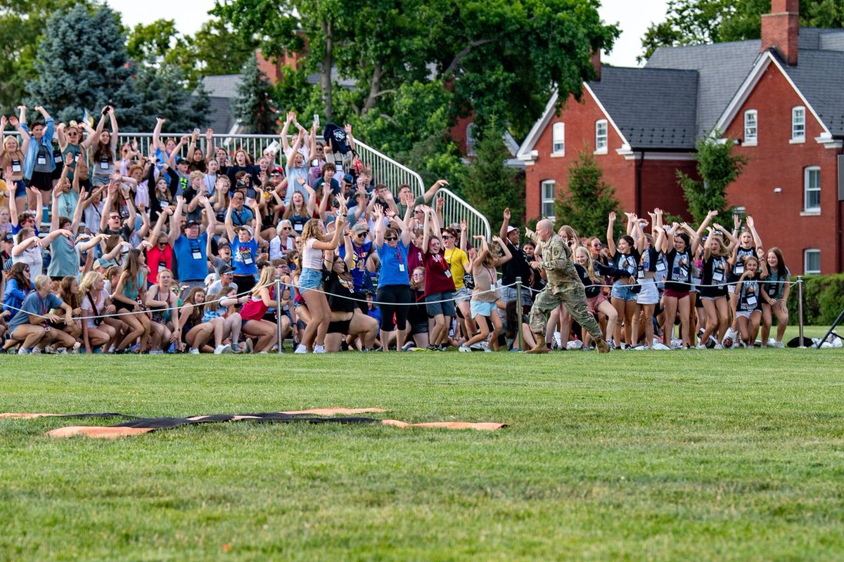 SecArmy's tweet image. What a tremendous week celebrating the @USArmy’s 249th Birthday! The @USArmy honored our long history and hailed the endless possibilities of service within our great Army! Thanks to all who came out to celebrate with us! #BeAllYouCanBe #ArmyBday