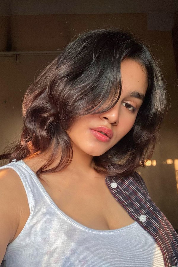 GQN1guuWwAA12Ll?format=jpg&name=900x900