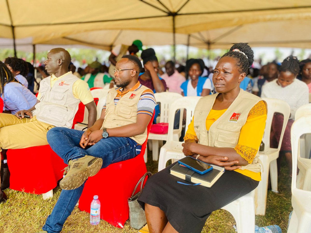 OlwenyAlba's tweet photo. Today @refugeelawproj was part of the Continental celebration of Day of the African Child at Kiryandongo. Where Hon. Minister for Gender, Labour and Social Development  Betty Amongi emphasized  inclusive education and encouraged the girl child to complete education . https://t.co/tRFKFheTKY