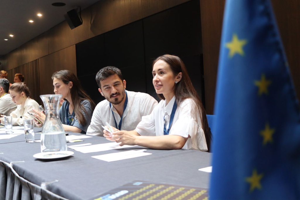 euneighbours's tweet image. 🚀 WELCOME TO THE STAR QUEST! 🚀

And the first stop is 🇱🇻 Riga! 12 influencers from Eastern Partner countries have just arrived and are ready to #ShapeYourFuture with 🇪🇺 the European Union! 

Your journey starts here! ➡️ euneighbourseast.eu/shapeyourfutur… 

#EUOpportunities
@eu_near