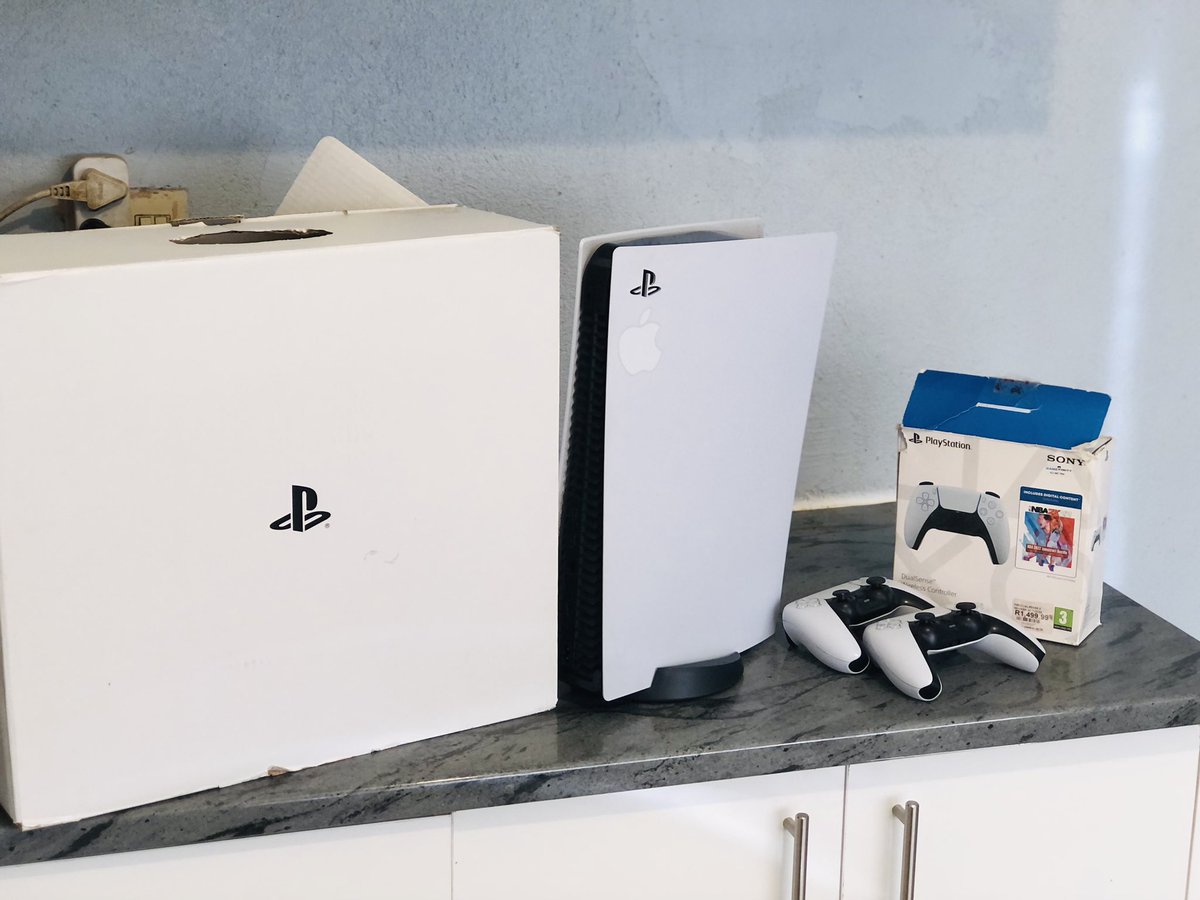 jasontempo's tweet photo. PlayStation 5 
1TB 
Comes with 2 Controllers 
Plus 6 Games 
N$11500
☎️0813812945 https://t.co/blXocjyLGL