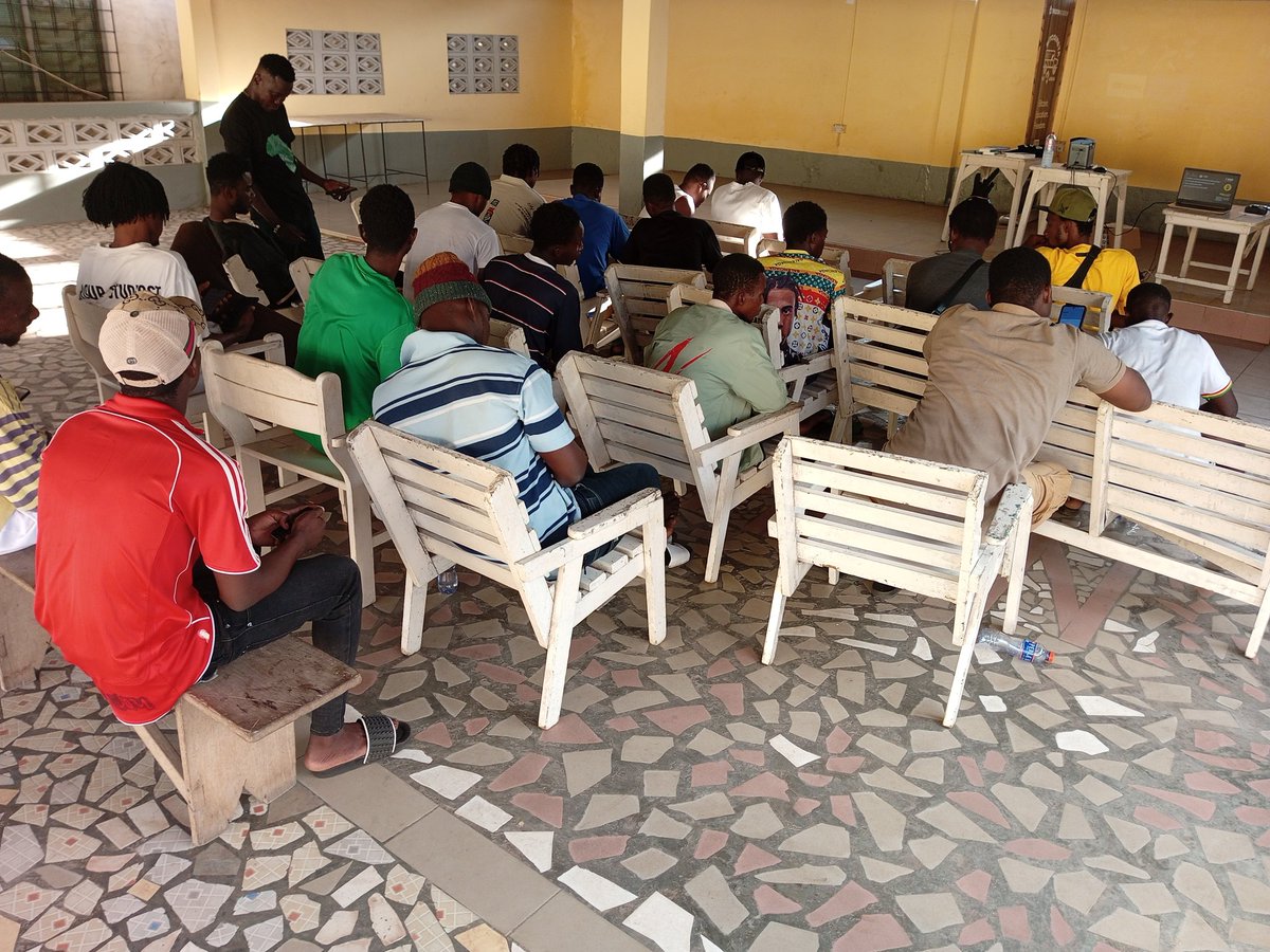 Thank you <a href="/CowriesKumi/">Kumi Nkansah⚡️Cowrieskumi@8333.mobi</a> for coming here .. #TrezorAcademy looking forward to more of such #Bitcoin Education here. @trezor