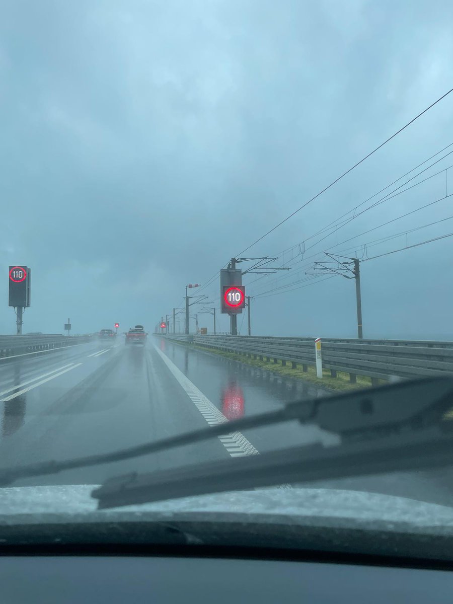 Rob_IJ's tweet image. #osintchallenge can you find the exact location? This is not an easy one... Let’s not spoil it for others: reply to the post with the silly gif and explain your process! ☂️