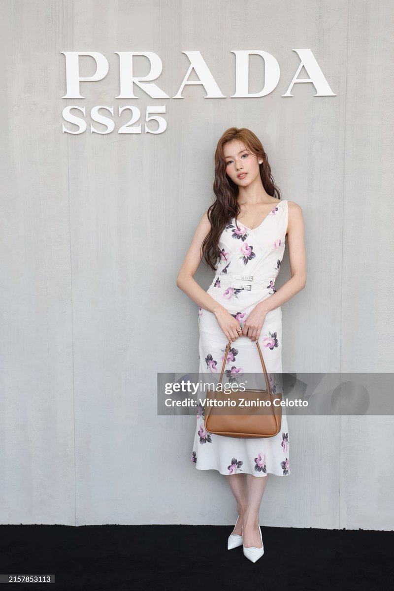 Lord__Dwight's tweet photo. ITA: Prada Spring/Summer 2025 Menswear Fashion Show – Arrivals And Front Row

#사나 #SANA #サナ #TWICE #트와이스 #MISAMO #미사모 #DIVE #NA #ABCD #PRADAxSANA #PRADASS25 #SANAMFW https://t.co/VYK8qhB2hl