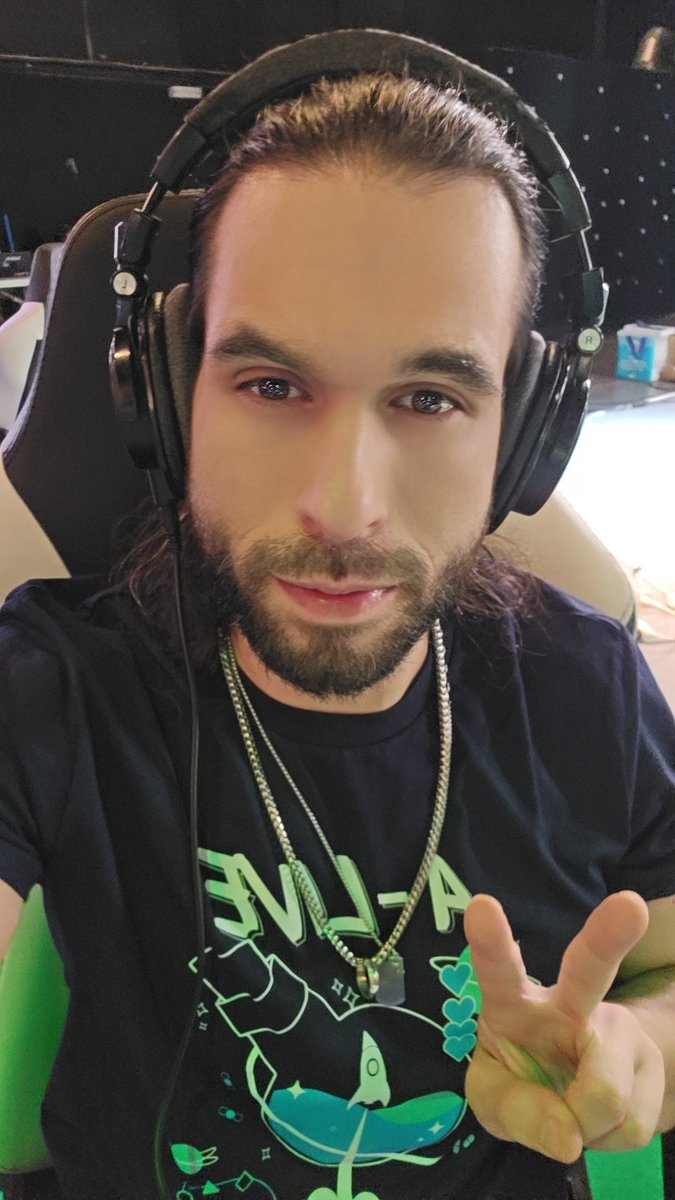 Fin de carrière ?
On en parle tout de suite sur mon Live Twitch 😍🥰😌😭😭😭😭