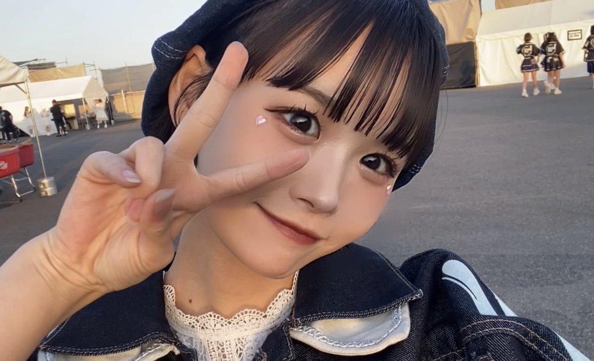 今日はライブ来てくれた方、チェキ、ご新規さん写メ撮ってくれた方ありがとうございました！
生誕まで１週間切ったのやばいよお楽しみだよお待ってるよお🐶
なつかしい黒髪の時のしゃしん〜
#リリワン　#Lilywonder #アイドル