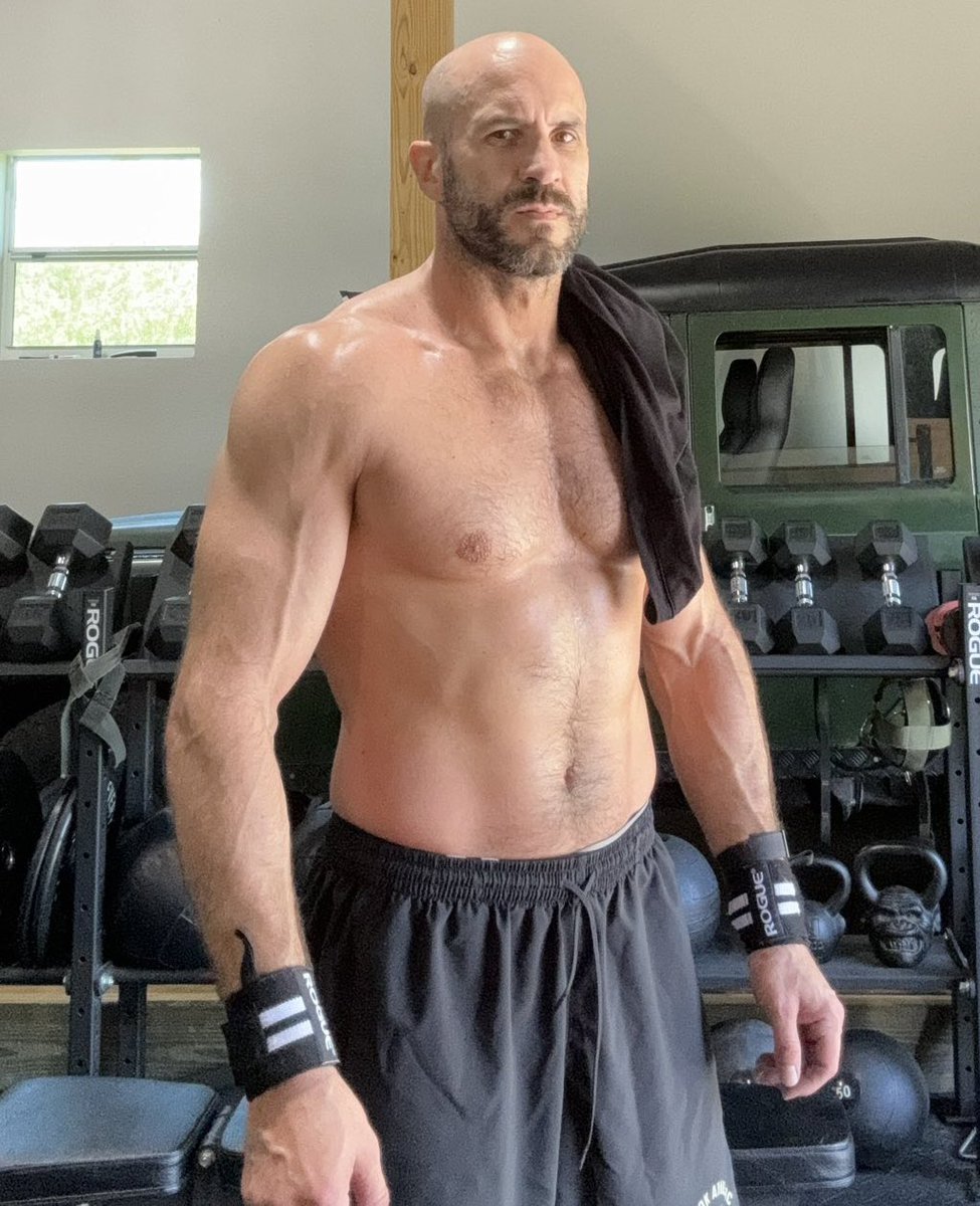 ungodlyrollins's tweet photo. happy father’s day to him <3 https://t.co/lmC78WVx3s