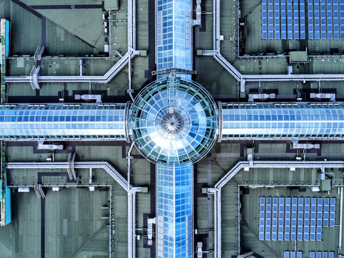 scutts's tweet image. Lovely symmetry @LoveMeadowhall